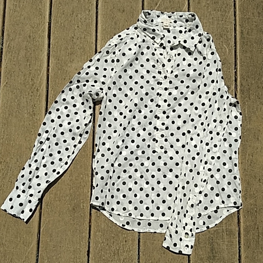 Polka dotted button-up